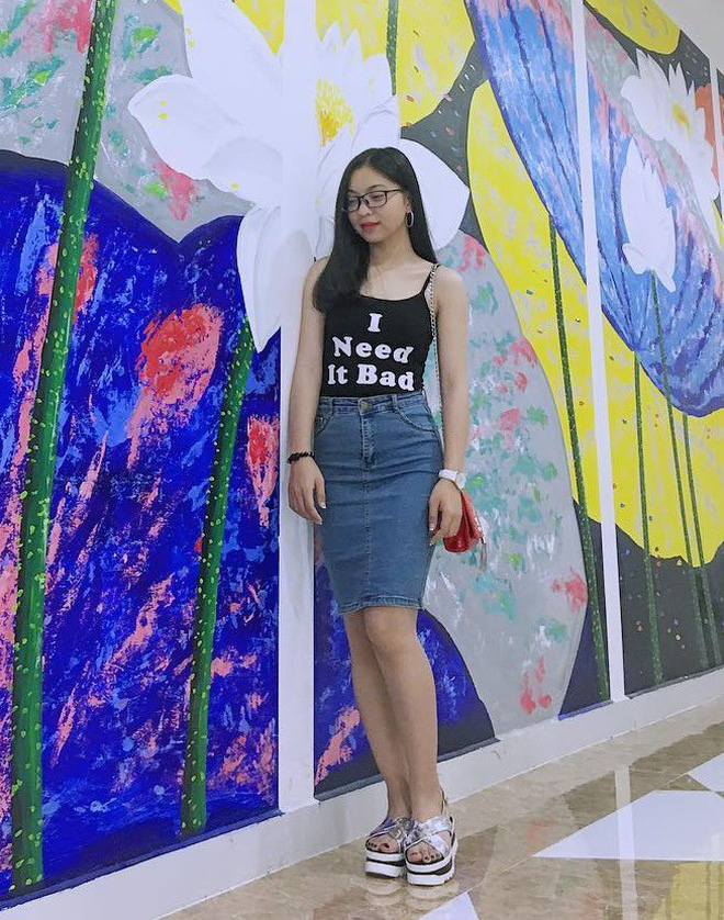 Tội cho Nhật Lê, mặc hơi sexy 1 tý đã bị netizen nhắc nhở: Anh Quang Hải nổi lên là chị bắt đầu thiếu vải