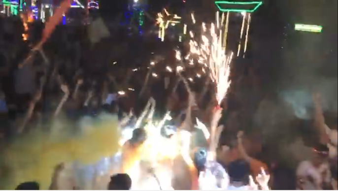 Quảng Nam: Tranh cãi chuyện trường học như vũ trường