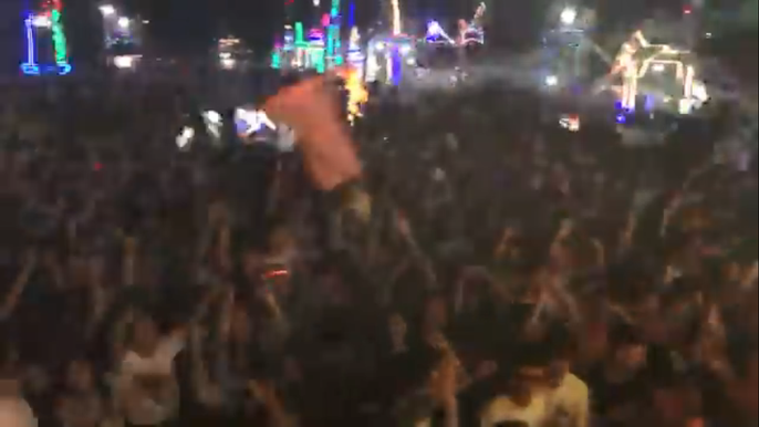 Quảng Nam: Tranh cãi chuyện trường học như vũ trường