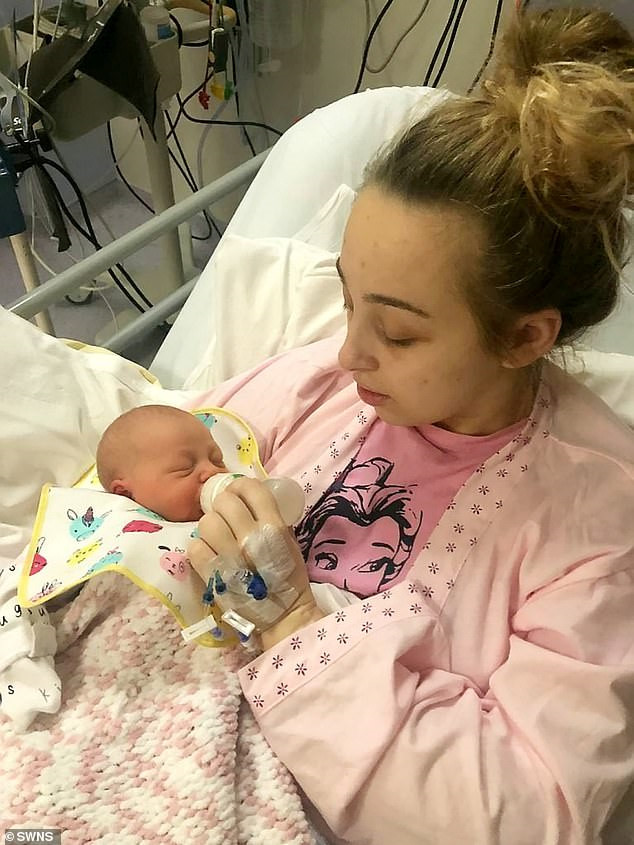 Bất ngờ mang thai và sinh con dù vẫn có đèn đỏ mỗi tháng