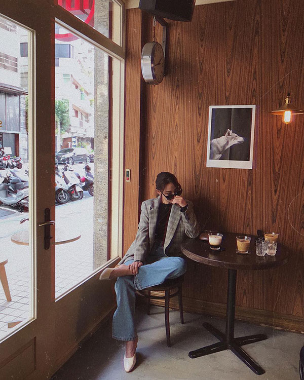 Không cần nghĩ nhiều khi diện quần jeans, các nàng cứ mix cùng 3 mẫu giày này là đẹp tuyệt đối