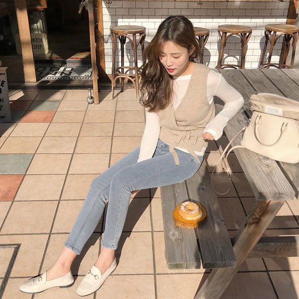 Không cần nghĩ nhiều khi diện quần jeans, các nàng cứ mix cùng 3 mẫu giày này là đẹp tuyệt đối