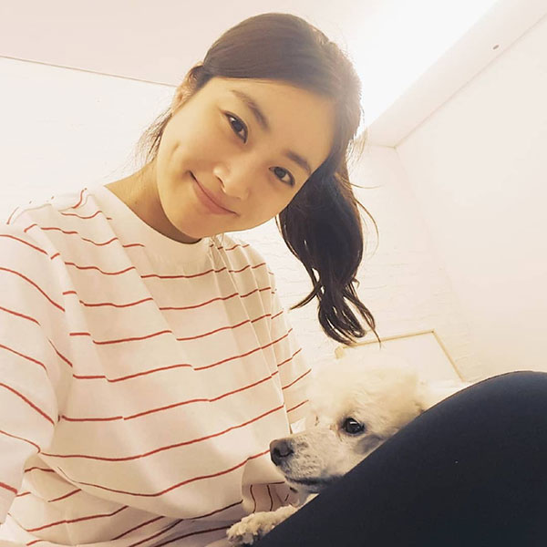 Mặt mộc của tình cũ Hyun Bin chính là điều mà mọi quý cô ao ước: xinh đẹp hệt như khi tô son điểm phấn Mặt mộc của tình cũ Hyun Bin chính là điều mà mọi quý cô ao ước: xinh đẹp hệt như khi tô son điểm phấn