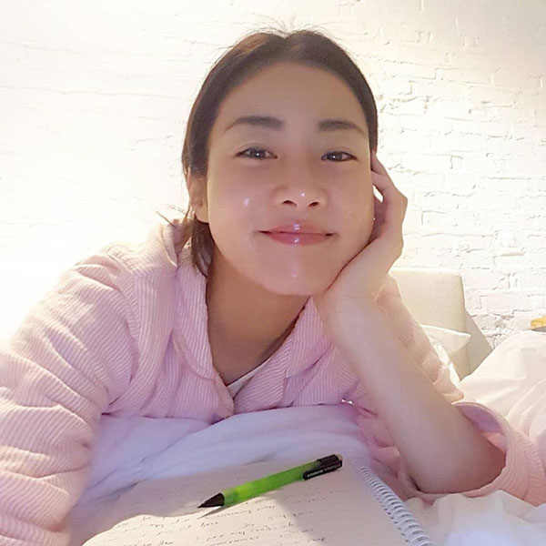 Mặt mộc của tình cũ Hyun Bin chính là điều mà mọi quý cô ao ước: xinh đẹp hệt như khi tô son điểm phấn Mặt mộc của tình cũ Hyun Bin chính là điều mà mọi quý cô ao ước: xinh đẹp hệt như khi tô son điểm phấn