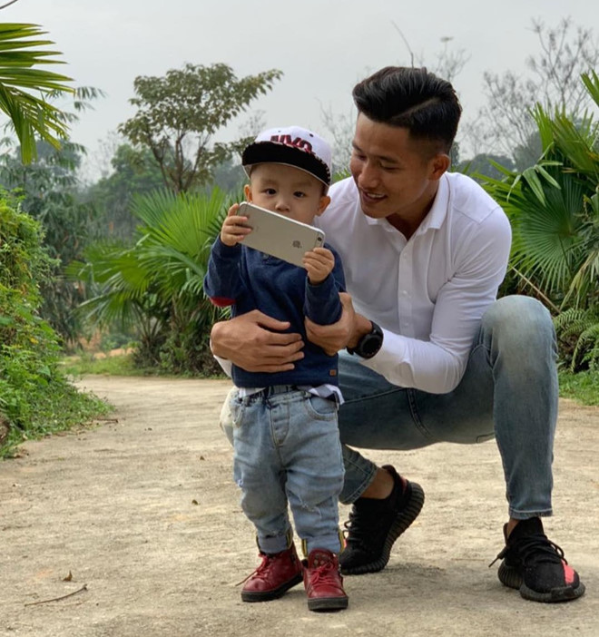 Thủ môn U22 Việt Nam có nụ cười duyên, từng là bạn trai Yến Xuân Thủ môn U22 Việt Nam có nụ cười duyên, từng là bạn trai Yến Xuân