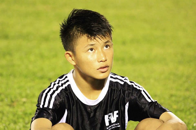 Thủ môn U22 Việt Nam có nụ cười duyên, từng là bạn trai Yến Xuân