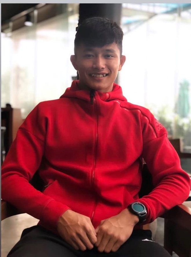 Thủ môn U22 Việt Nam có nụ cười duyên, từng là bạn trai Yến Xuân