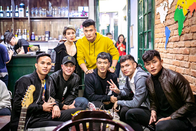 Thủ môn U22 Việt Nam có nụ cười duyên, từng là bạn trai Yến Xuân