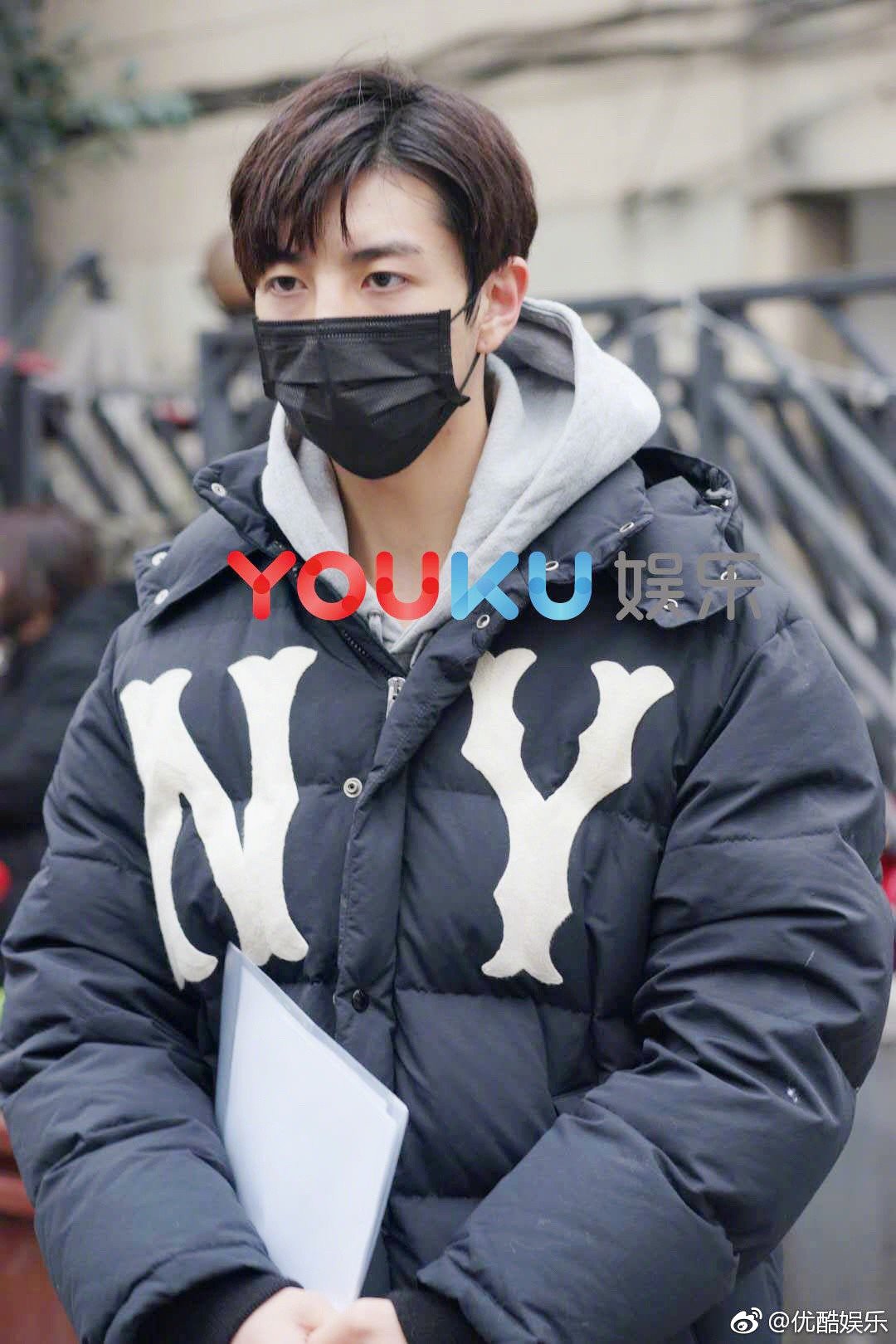 2 mỹ nam sinh năm 2001 gây bão ở lò nghệ thuật lớn nhất châu Á: Người con nhà nòi, người nổi nhất nhì Produce 101