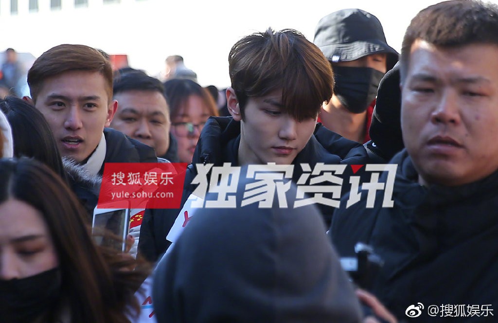 2 mỹ nam sinh năm 2001 gây bão ở lò nghệ thuật lớn nhất châu Á: Người con nhà nòi, người nổi nhất nhì Produce 101