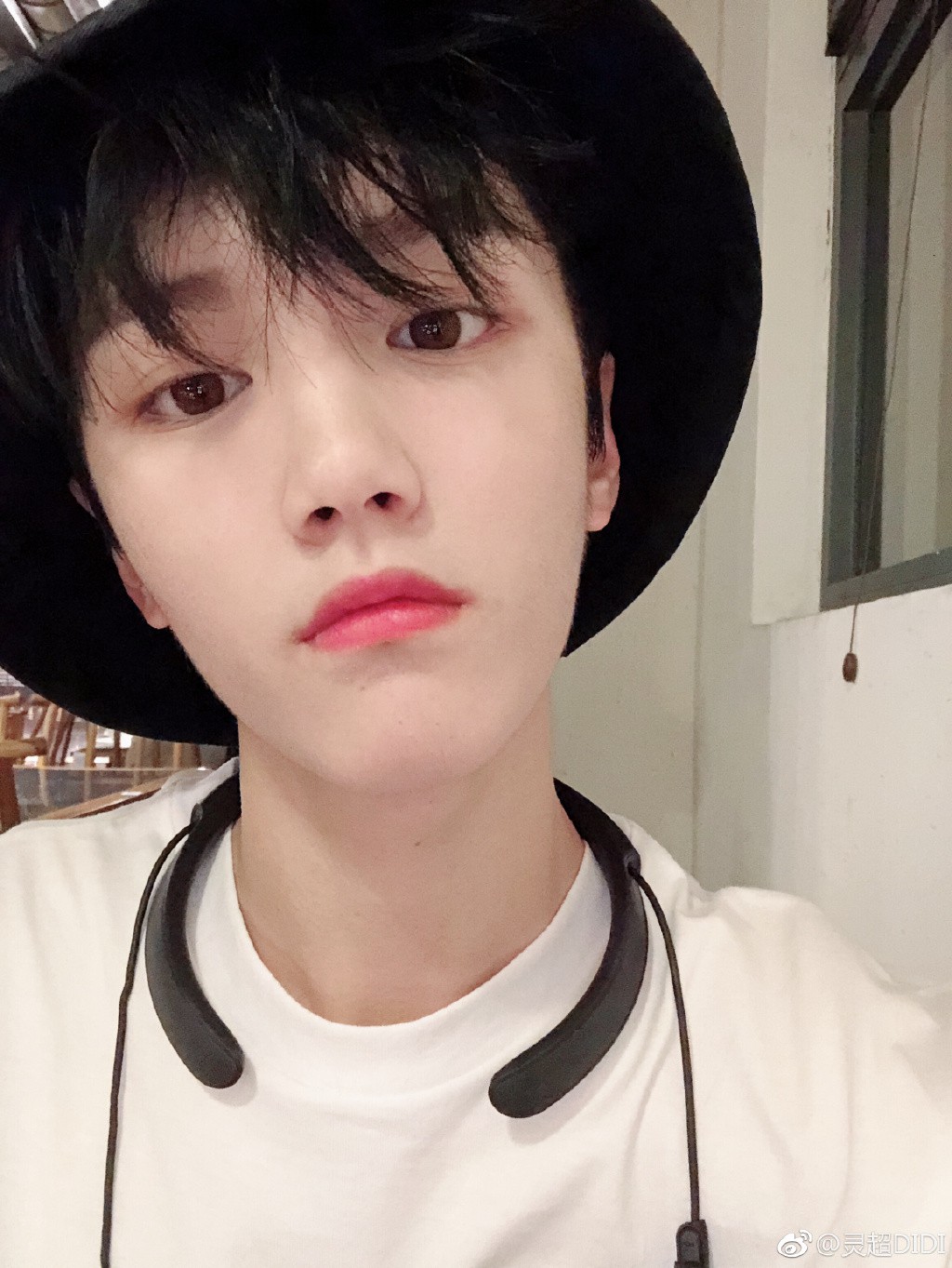 2 mỹ nam sinh năm 2001 gây bão ở lò nghệ thuật lớn nhất châu Á: Người con nhà nòi, người nổi nhất nhì Produce 101