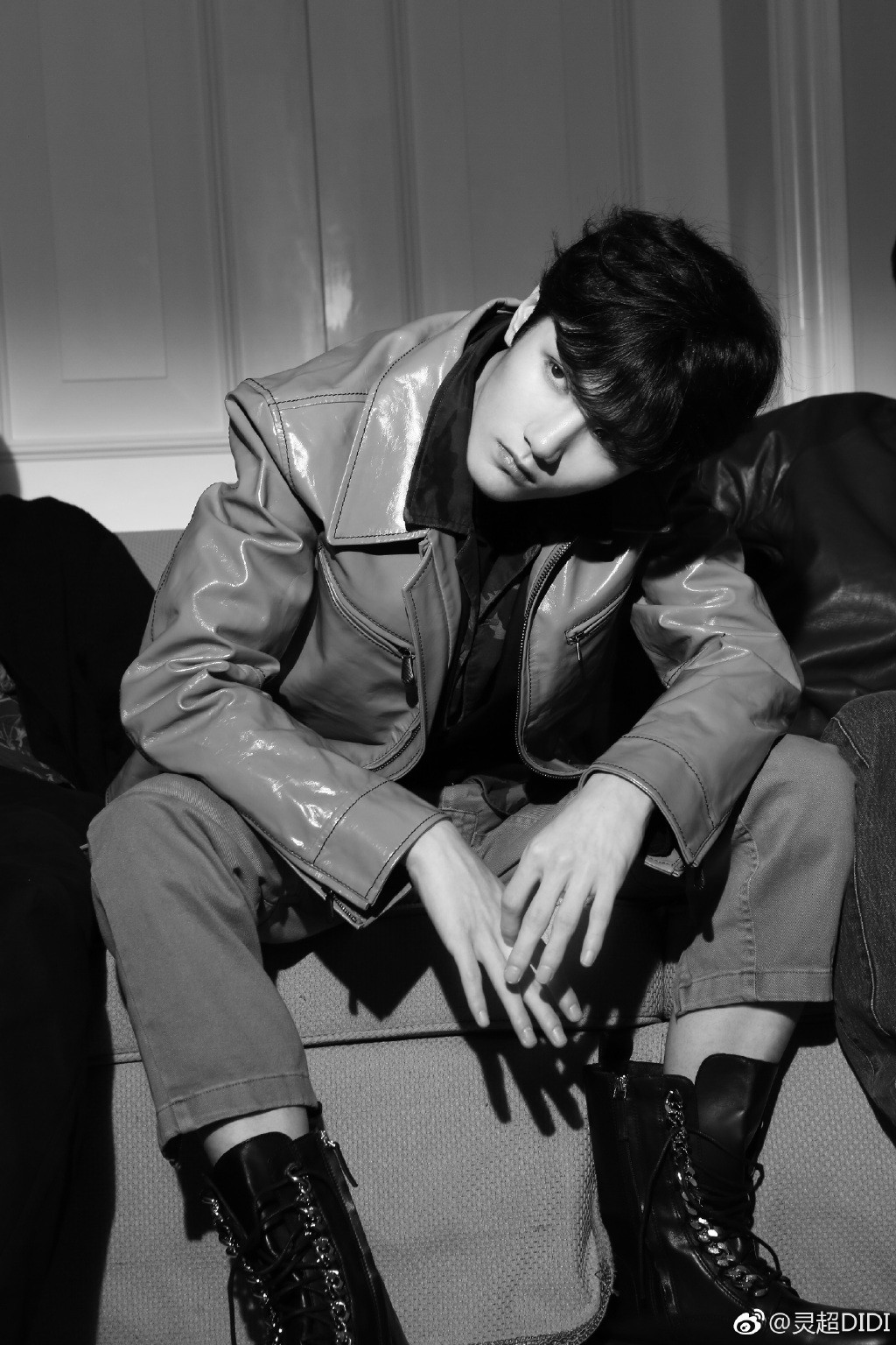 2 mỹ nam sinh năm 2001 gây bão ở lò nghệ thuật lớn nhất châu Á: Người con nhà nòi, người nổi nhất nhì Produce 101