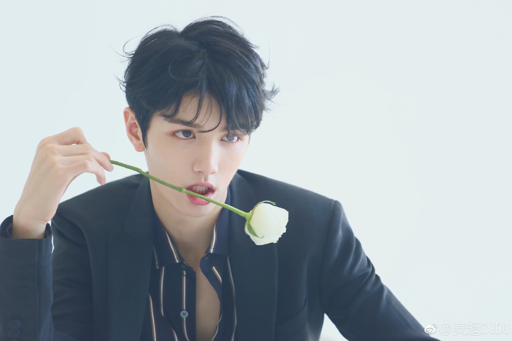 2 mỹ nam sinh năm 2001 gây bão ở lò nghệ thuật lớn nhất châu Á: Người con nhà nòi, người nổi nhất nhì Produce 101