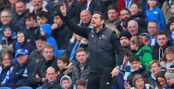 Chelsea họp sa thải Sarri, fan kêu gọi đưa Lampard lên thay