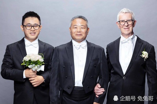 Phải lòng cụ ông 75 tuổi, chàng trai 24 quyết tâm theo đuổi 3 năm và cái kết kinh ngạc