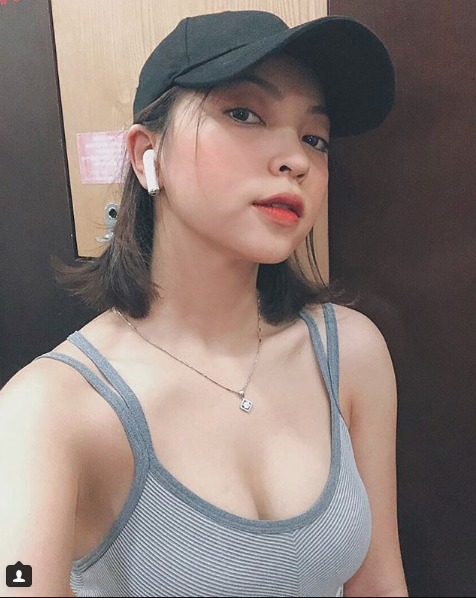 Liên tục bị antifan chỉ trích vì ăn mặc sexy, bạn gái Quang Hải đã có hành động đáp trả cực khiêu khích