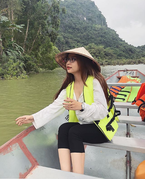 Liên tục bị antifan chỉ trích vì ăn mặc sexy, bạn gái Quang Hải đã có hành động đáp trả cực khiêu khích