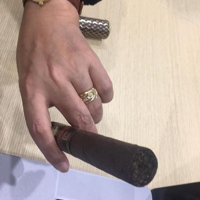 Bị đồn sắp lấy vợ lần đầu ở tuổi 57, Ngọc Hoàng Quốc Khánh chính thức lên tiếng