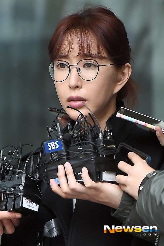 Cờ bạc đến mức nợ hàng chục tỷ, cựu thành viên nhóm nhạc đình đám xứ Hàn nhận án tù treo, phải đi cải tạo lao động