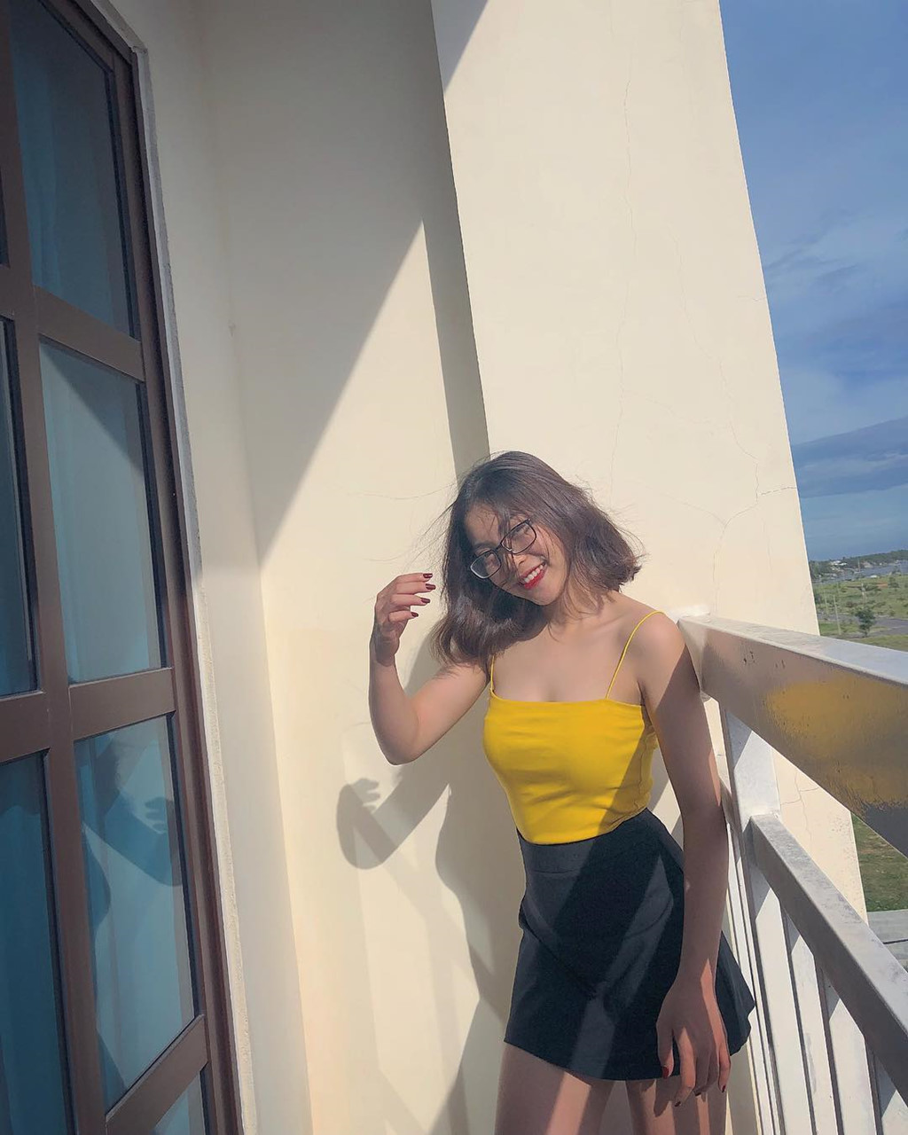 Bạn gái Quang Hải: Từ bị chê hát dở đến nhận gạch đá vì mặc sexy