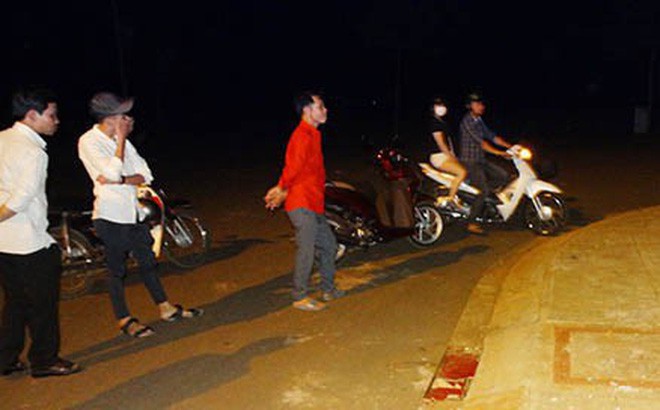 Rủ người đàn ông vào lô cao su quan hệ tình dục, thanh niên bị đánh bất tỉnh