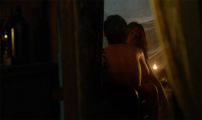 Hoàng Yến Chibi mất hai tiếng cho lần đầu quay cảnh nóng