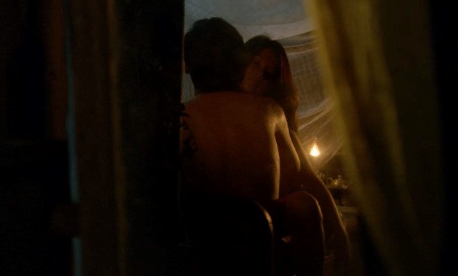 Bỏng mắt ngắm Hoàng Yến Chibi lần đầu đóng cảnh nóng với Quang Tuấn