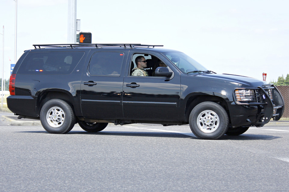 Đội hình xe hộ tống của ông Trump vận hành như thế nào?