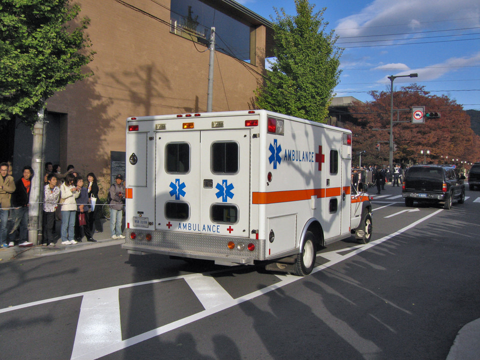 Đội hình xe hộ tống của ông Trump vận hành như thế nào?