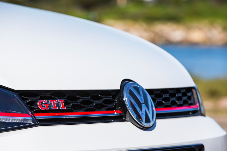 Hatchback thể thao Volkswagen Golf GTI 2019 giá 34.000 USD