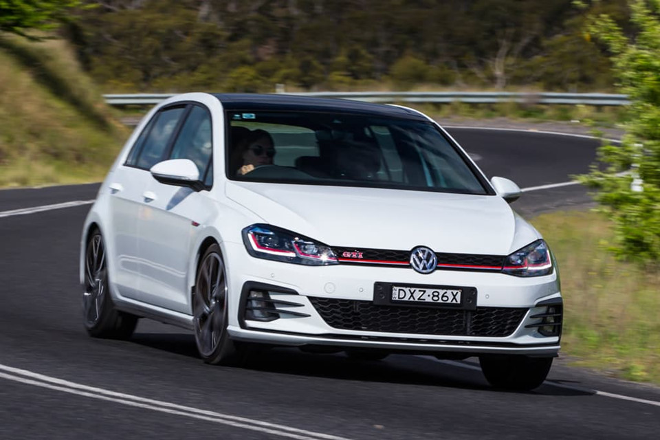 Hatchback thể thao Volkswagen Golf GTI 2019 giá 34.000 USD