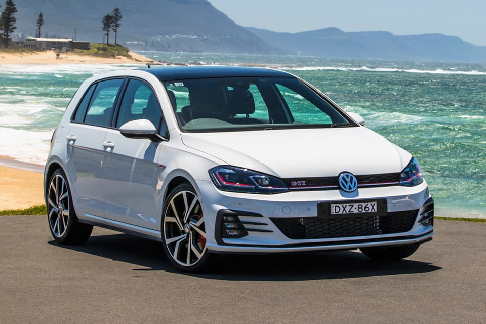 Hatchback thể thao Volkswagen Golf GTI 2019 giá 34.000 USD