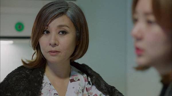 Vừa sinh mổ được 2 tuần, mẹ chồng đã mắng nửa tháng rồi còn đau đớn gì mà kêu