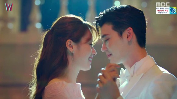 Đêm tân hôn, tôi hết hồn khi nhìn vào vòng eo thon của vợ, không ngờ rằng mình đã rước hổ về nhà Đêm tân hôn, tôi hết hồn khi nhìn vào vòng eo thon của vợ, không ngờ rằng mình đã rước hổ về nhà