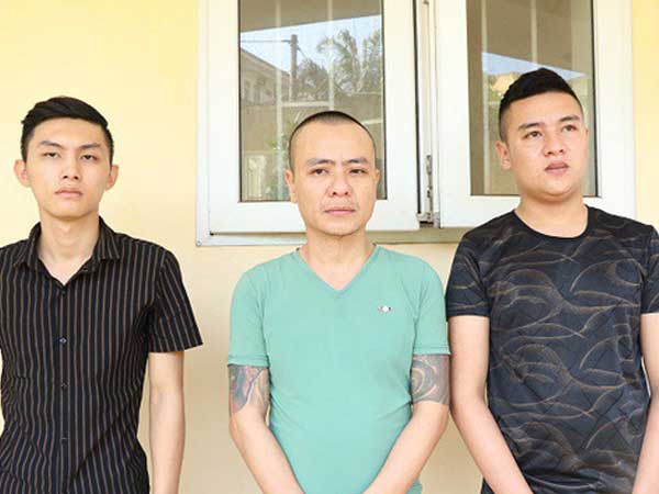 Nhóm tín dụng đen bắt cóc con nợ đem về đánh đập đòi tiền chuộc