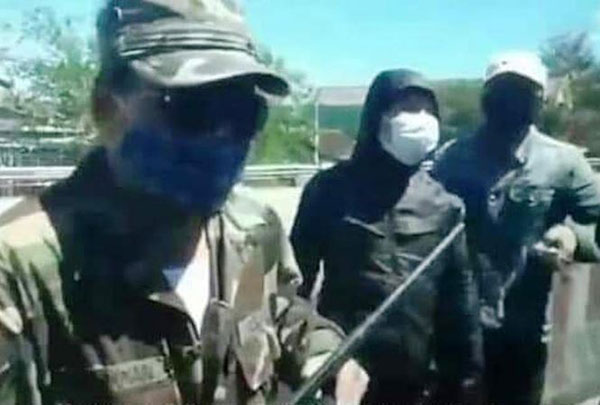 Nhóm người bịt mặt tấn công lái xe qua trạm BOT Bắc Hải Vân