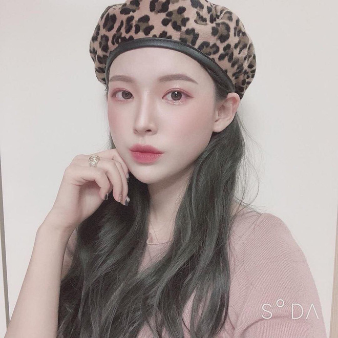 Các hot girl Hàn đánh mắt rất nhẹ nhưng vẫn xinh lồng lộn là nhờ cả vào bí kíp 2 giây này