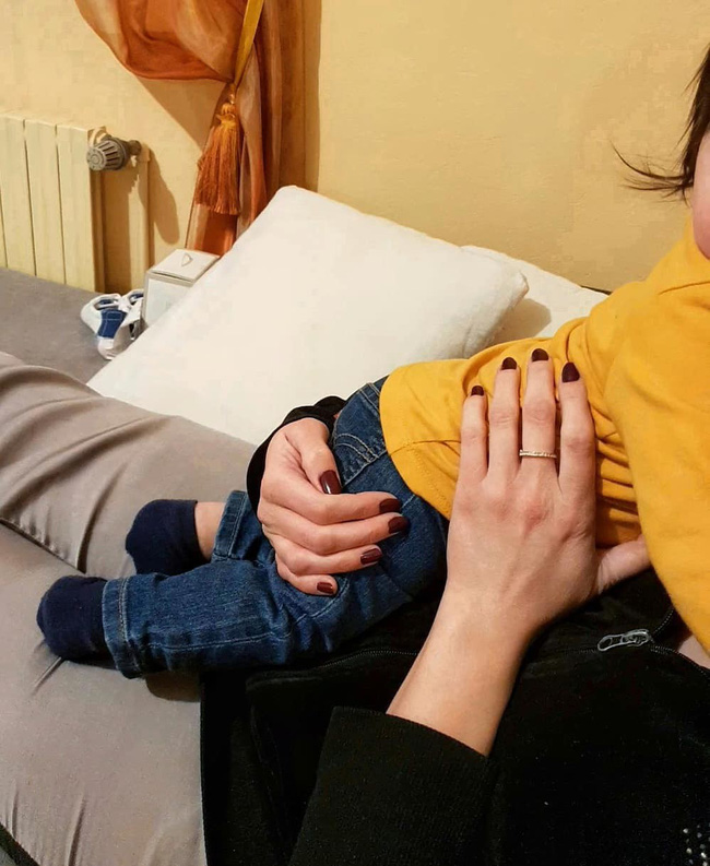 MXH sốc với câu chuyện phát hiện chồng qua lại với gái karaoke, 4 tháng sau vợ làm một việc khiến gia đình rơi vào bi kịch