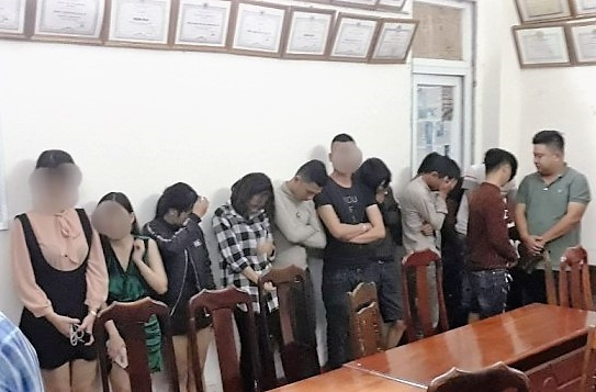 38 thanh niên mở tiệc ma túy trong quán karaoke