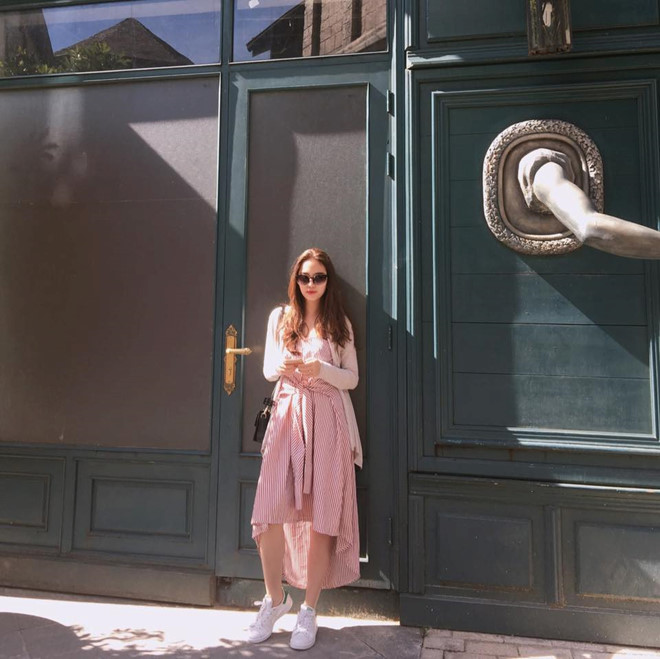 Nữ tiếp viên hàng không xinh đẹp múa trên máy bay là ai?