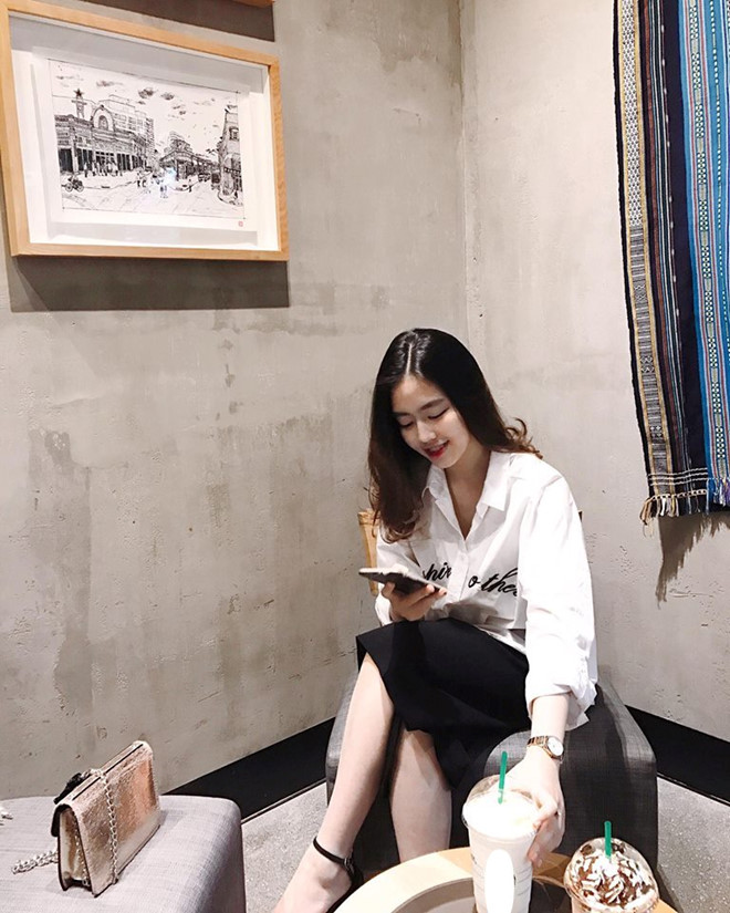 Nữ tiếp viên hàng không xinh đẹp múa trên máy bay là ai?