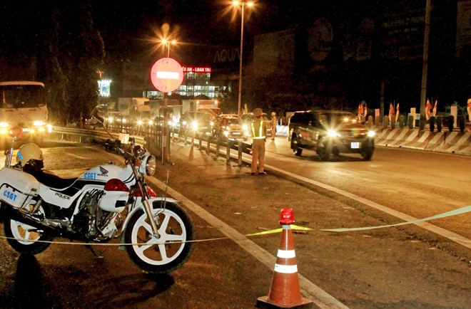 Người phụ nữ bị xe tải tông tử vong trên cầu Mỹ Thuận