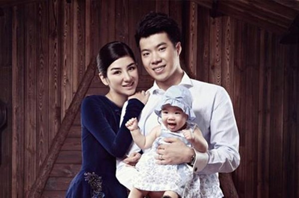 Chồng cũ tố Tiểu Yến Tử Huỳnh Dịch là người đồng tính, cố ý lừa kết hôn vì mục đích xấu?