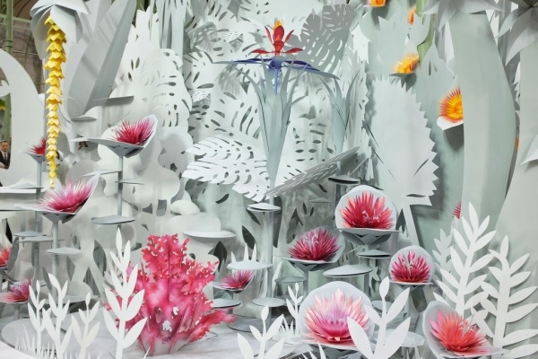 Nhìn lại những sàn runway ấn tượng, độc đáo bậc nhất của huyền thoại Karl Lagerfeld