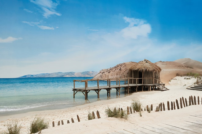 Nhìn lại những sàn runway ấn tượng, độc đáo bậc nhất của huyền thoại Karl Lagerfeld