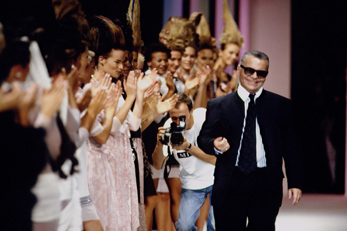 Karl Lagerfeld - tắc kè hoa huyền thoại của giới thời trang