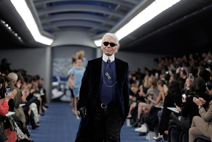 Karl Lagerfeld - tắc kè hoa huyền thoại của giới thời trang
