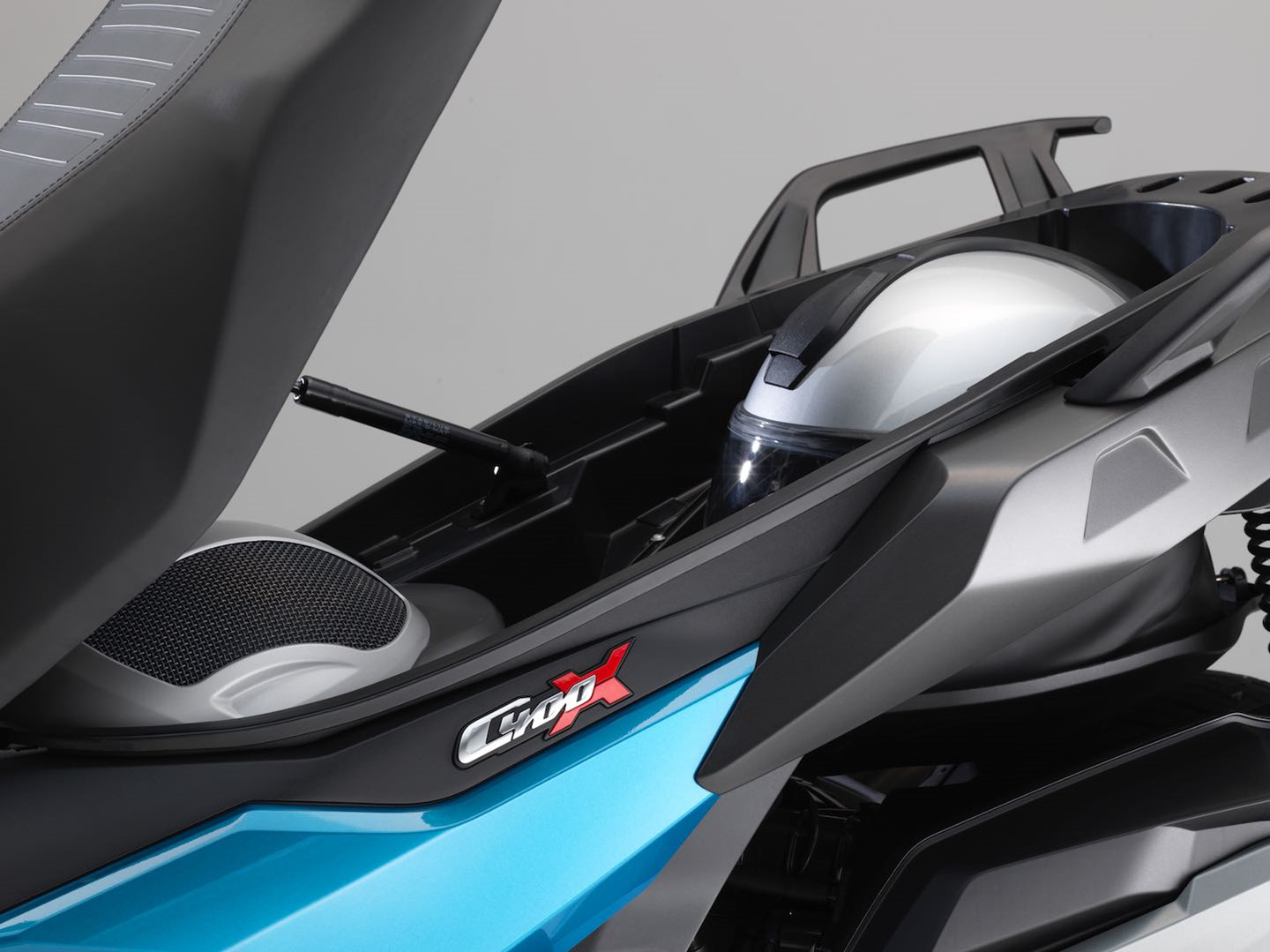Tay ga BMW C 400 X sắp về Việt Nam, cạnh tranh Honda SH 300i - 7 Tay ga BMW C 400 X sắp về Việt Nam, cạnh tranh Honda SH 300i - 7