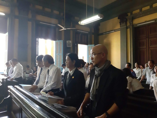 Tiếp tục xét xử vụ ly hôn của vợ chồng vua cà phê Trung Nguyên Tiếp tục xét xử vụ ly hôn của vợ chồng vua cà phê Trung Nguyên