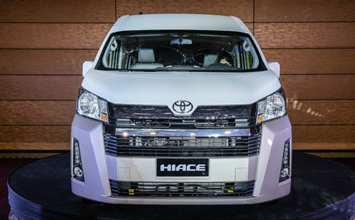 Toyota Hiace 2019 giá bán chỉ hơn 700 triệu đồng sở hữu những công nghệ gì nổi trội?